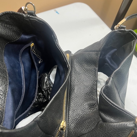 Elegant Black Leather Women's Bag - Picture 7 of 8